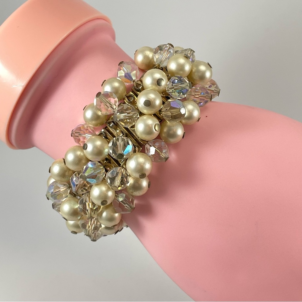 Stunning Vintage Japan Expandable Glass Pearl Glass AB Faceted Beaded Bracelet
